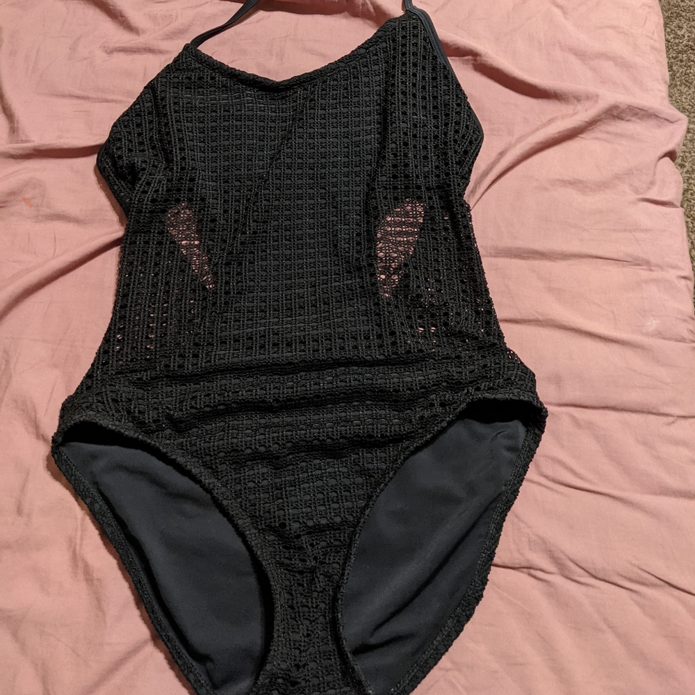One piece women's swimwear
